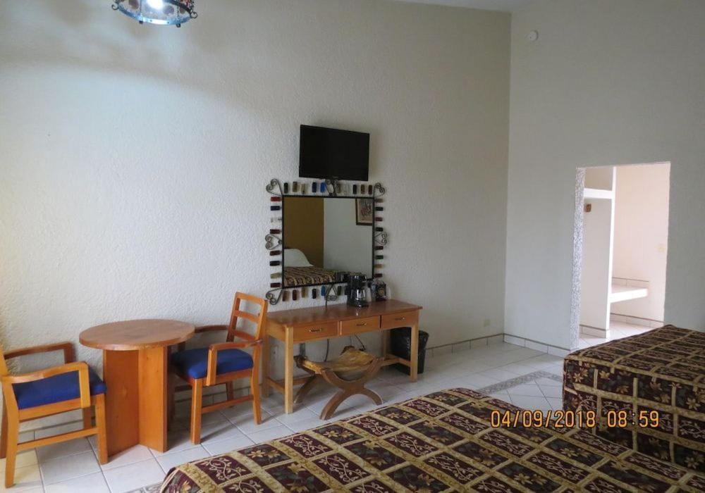 Hotel Mision Santa Maria San Quintin 外观 照片