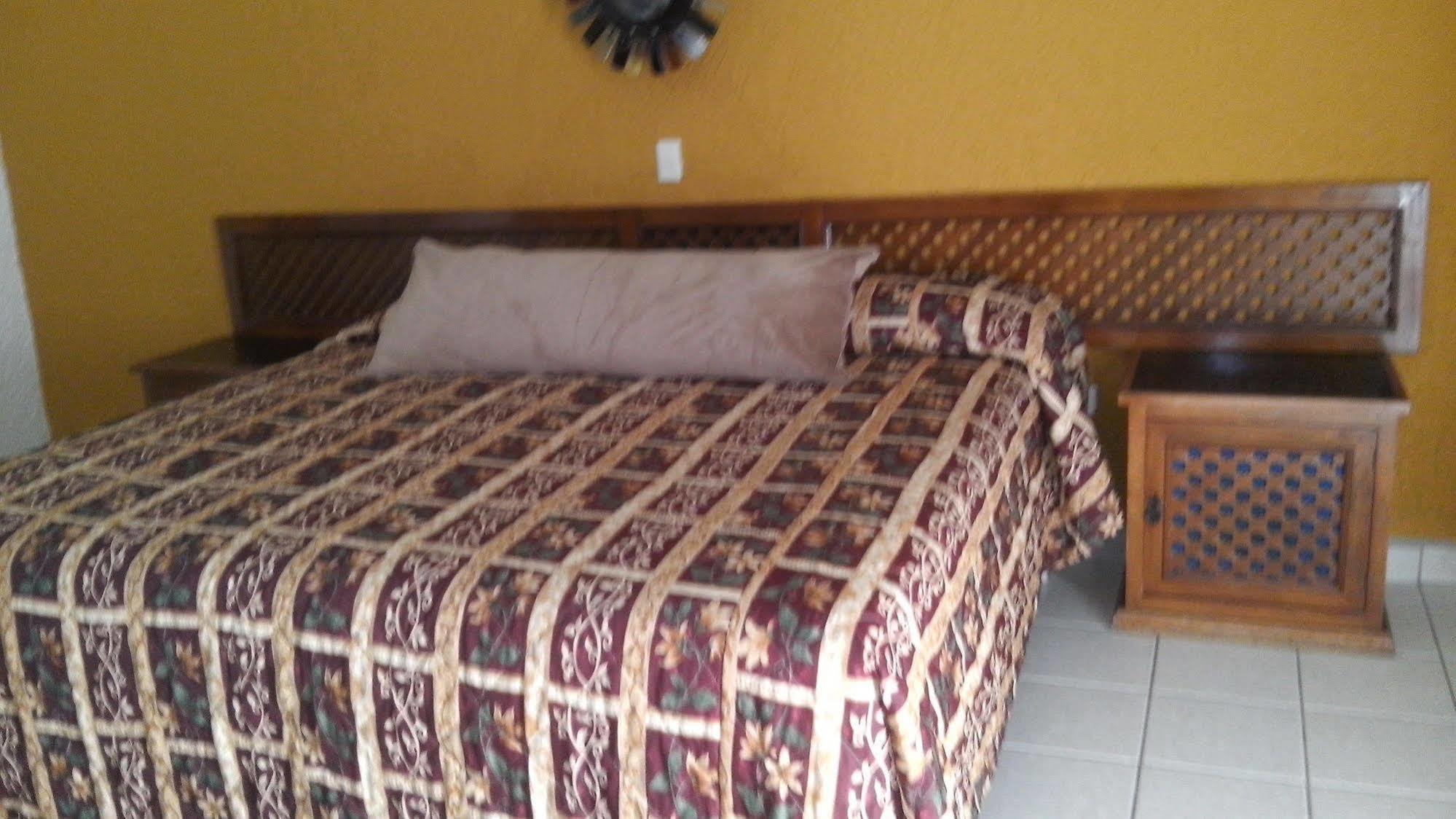 Hotel Mision Santa Maria San Quintin 外观 照片